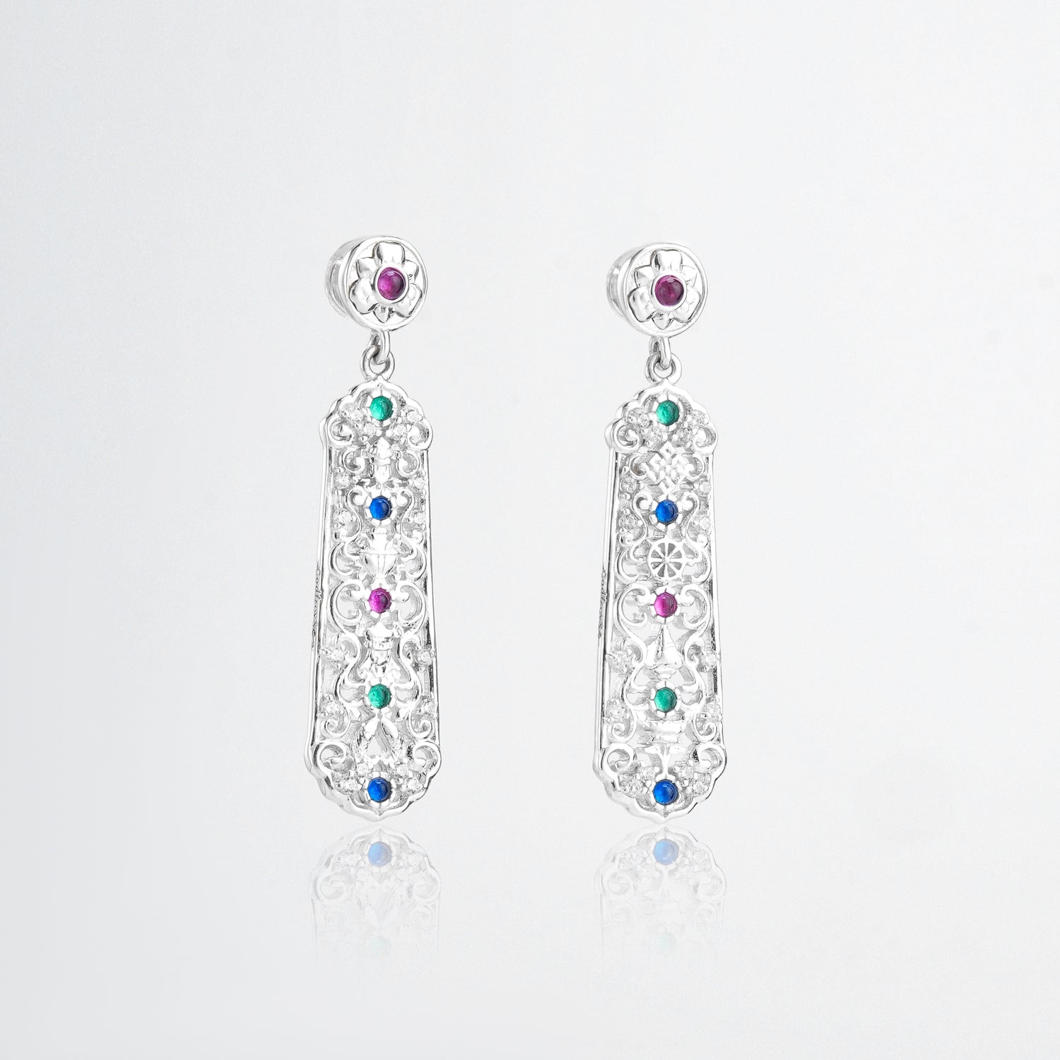 ピアス